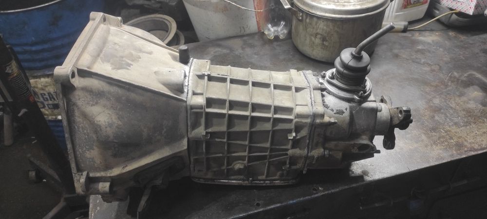 МКПП  5 ступ, нового образца б\у Нива