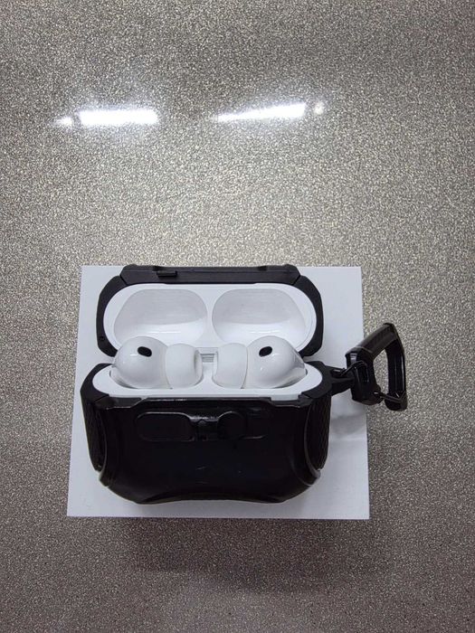 AirPods Pro 3, impecabile, garanție Altex până în noiembrie 2026 + husă cadou