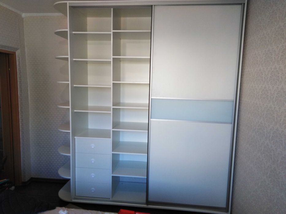 Кухни на заказ недорого, шкафы-купе, гардеробные.