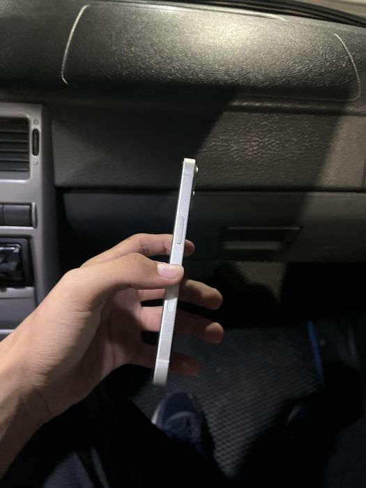 Продам iPhone 13 в идеальном состяний