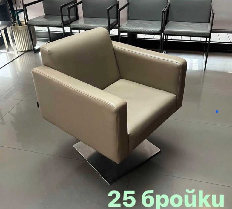Трапезарен стол с кожена седалка испански SCANDAL