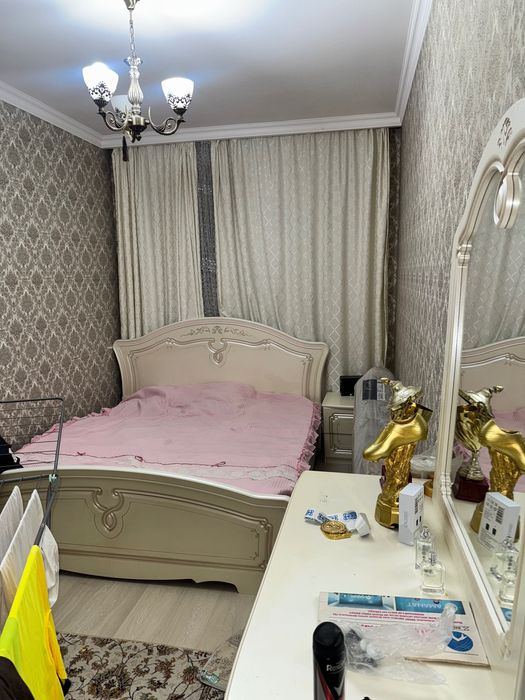 Продам спальный гарнитур