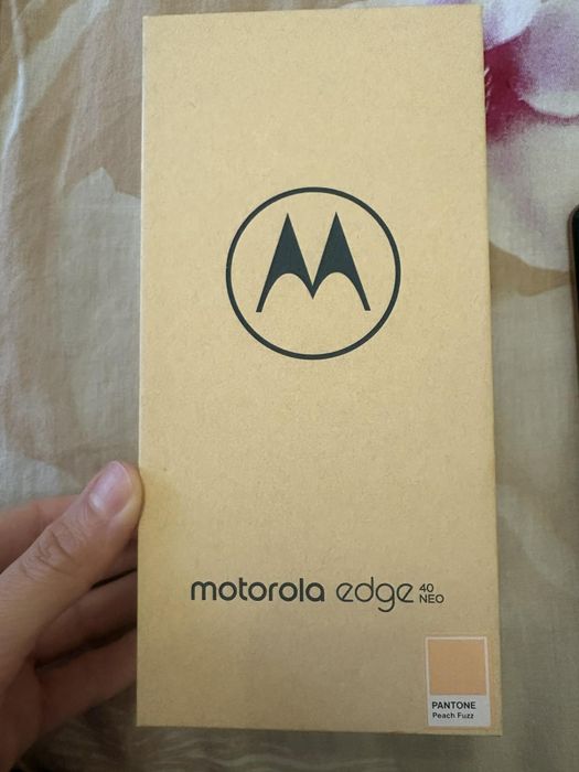 Телефон Motorola edge 40 neo