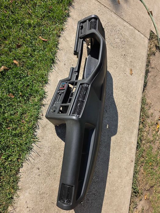 Plansa bord Bmw e30 , stare impecabila