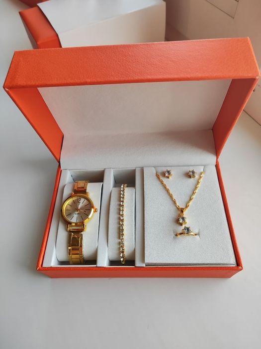 Zargarlik buyumlari sovg'a komplekti soat, marjon, uzuk, sirg'alar...