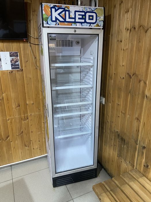 Холодильник Kleo витринный