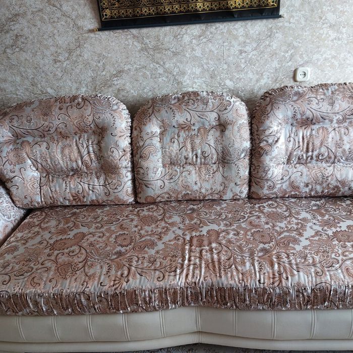 Продам диван и два кресла