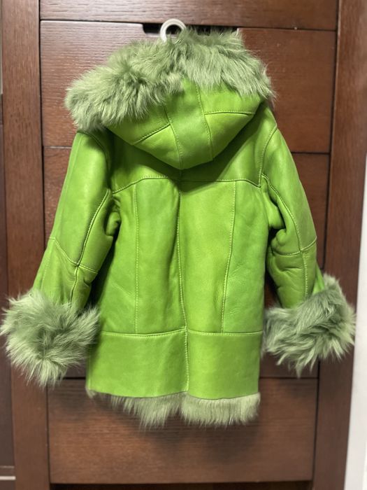 Дубленка натуральная на девочку 4-5 лет