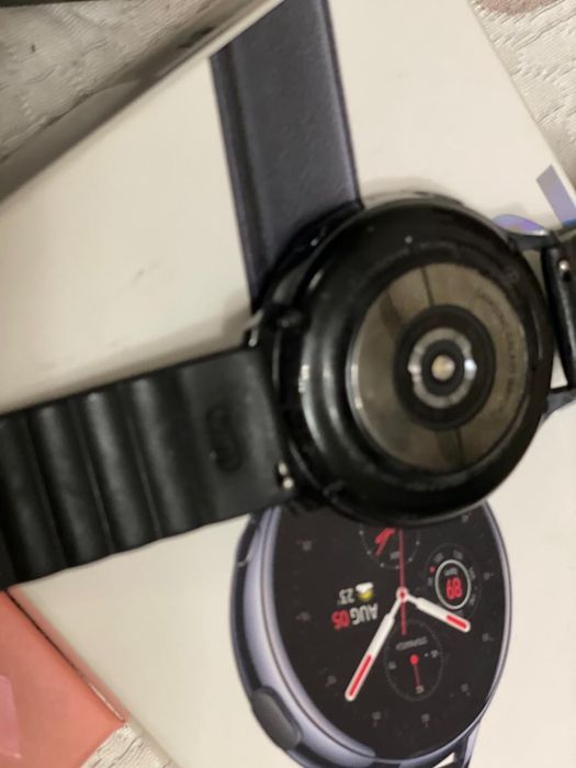 Продается электронные часы