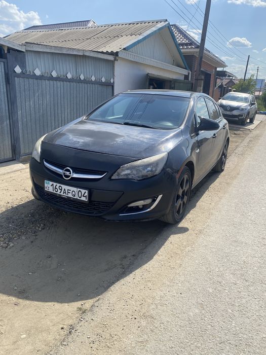 Прадается opel astra j 2013