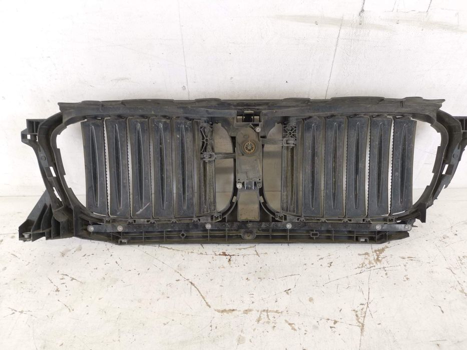 БМВ Х3 / BMW X3 [ - ] Оригинална електрическа предна решетка в добро с