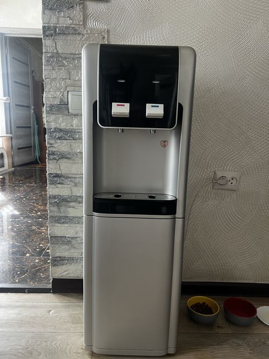 Продам диспенсер доя воды