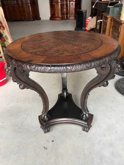 Masa Baroc,recent restaurata!