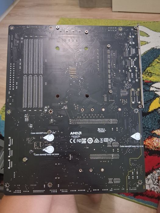 Продавам дъно msi mag b550 tomahawk. В състояние като ново, само  е тествана , идва с оригиналната кутия и много добре опаковано.