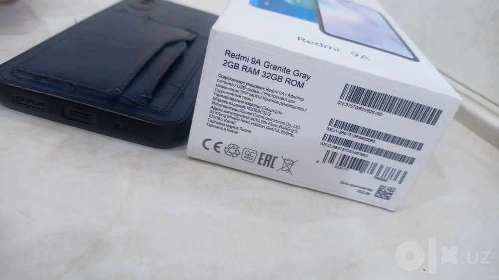 Telefoni holati yaxshi karobkasi bor