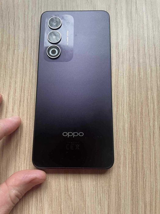 Vând Oppo A5 de 128 GB telefonul funcționează impecabil