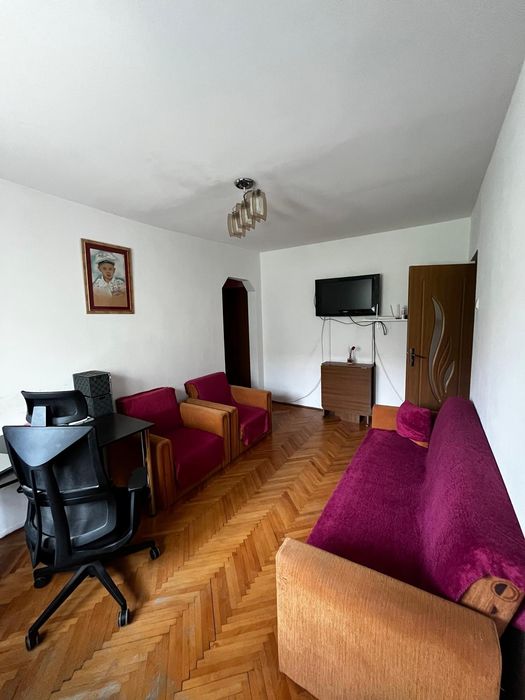 Vand apartament cu 3 camere