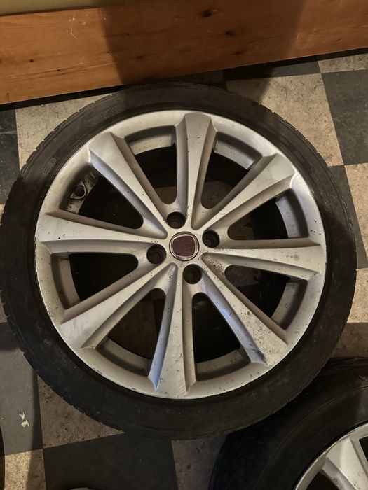 Гуми с джанти 17