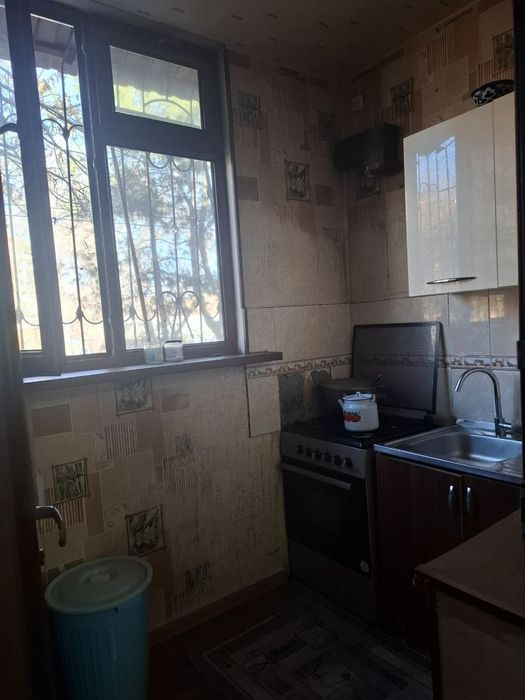 Чиланзар 2 квартал  2 ком  Зеркалка