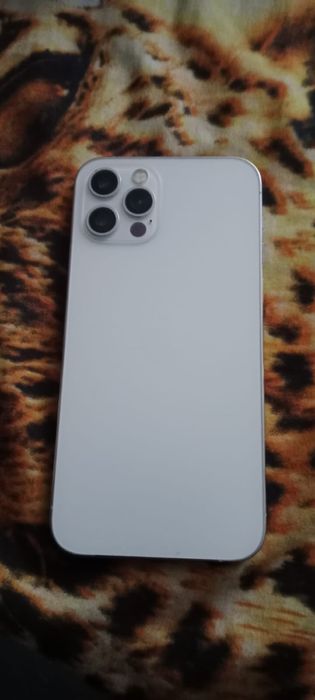 Айфон 12про  на 256гб без горантии