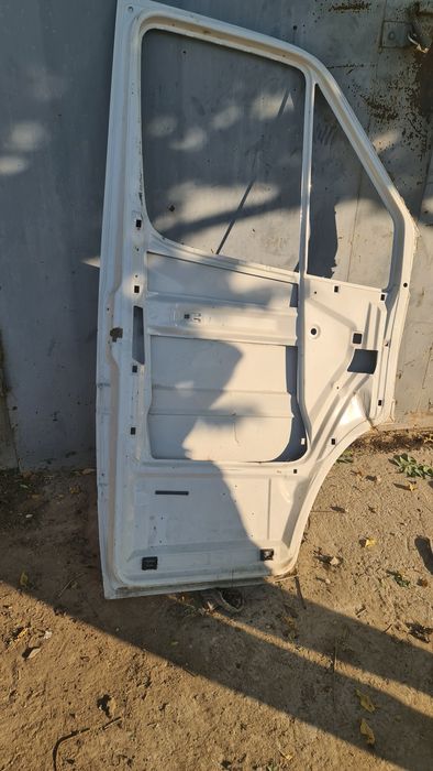 Дверь водительская Mercedes-Benz Sprinter.