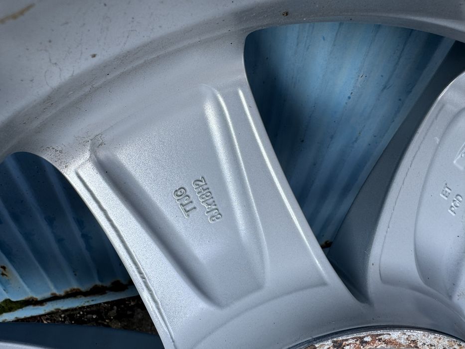 Джанти 4 броя за Мицубиши л200 с гуми