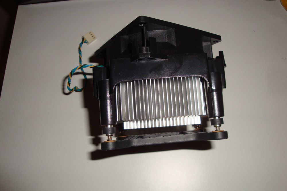 Cooler procesor intel LGA 775 prindere suruburi backplate + pasta