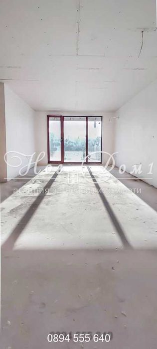 Юг Юг Юг Изток Дневна 27м2Модерна сграда с окачена фасада