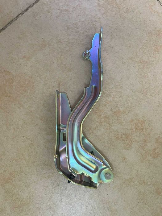 петля капота соренто Kia Sorento 66920-P2000 шарнир капота 66910-P2000