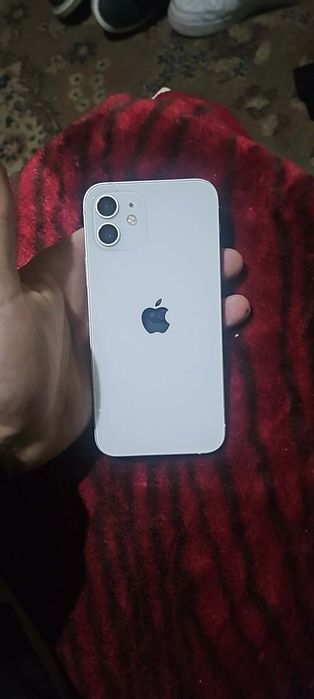 Vând sau schimb IPhone 12 Impecabil