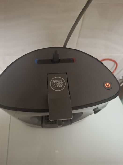 Кофемашина Dolce gusto krups.      .