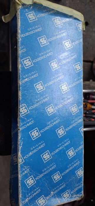 Основни лагери за Форд Таунус, Гранада