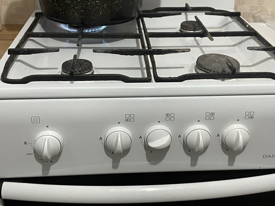 Газовая плита с духовкой