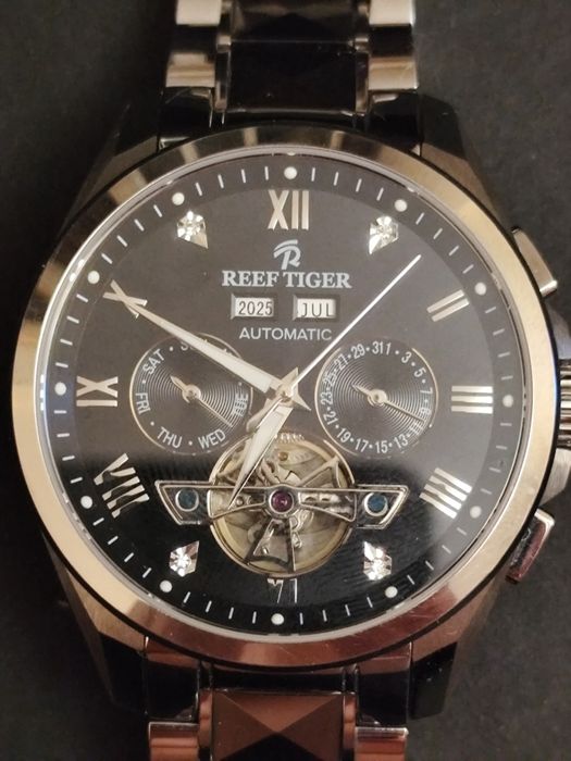 Продам мужские наручные часы.