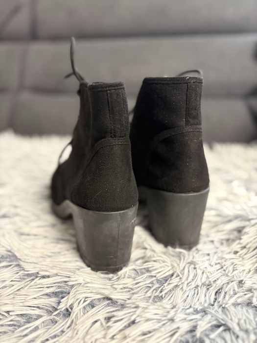 Botine elegante cu toc mic