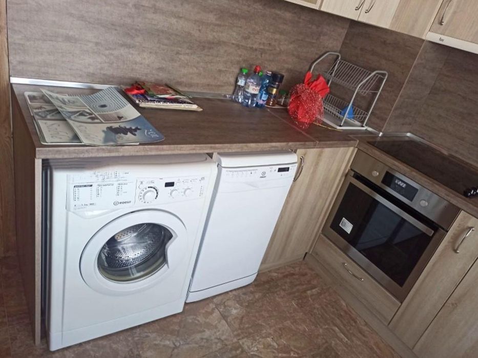 Дава се под наем Двустаен апартамент в София, Лозенец - 67 кв.м за 700 € - Снимка #2