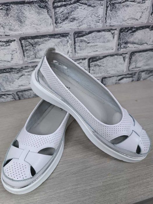 Продаются КОМФОРТ натуральная кожа размер 40