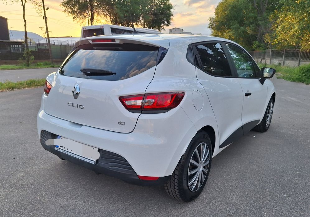 Renault Clio 1.5 dci cu doar 80000km