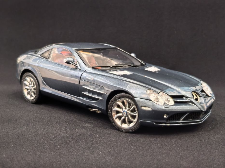 Mercedes-Benz SLR McLaren CMC 1/18