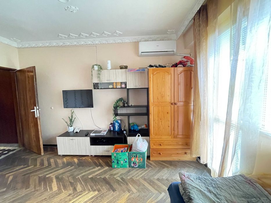 Уширен двустаен апартамен - кв. Трендафил 1