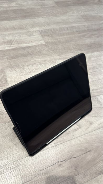iPad Pro 12.9 (3rd Gen, 256 GB) + Apple Penci