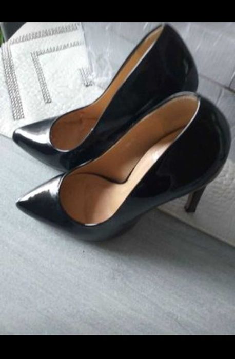 Pantofi stiletto luciosi