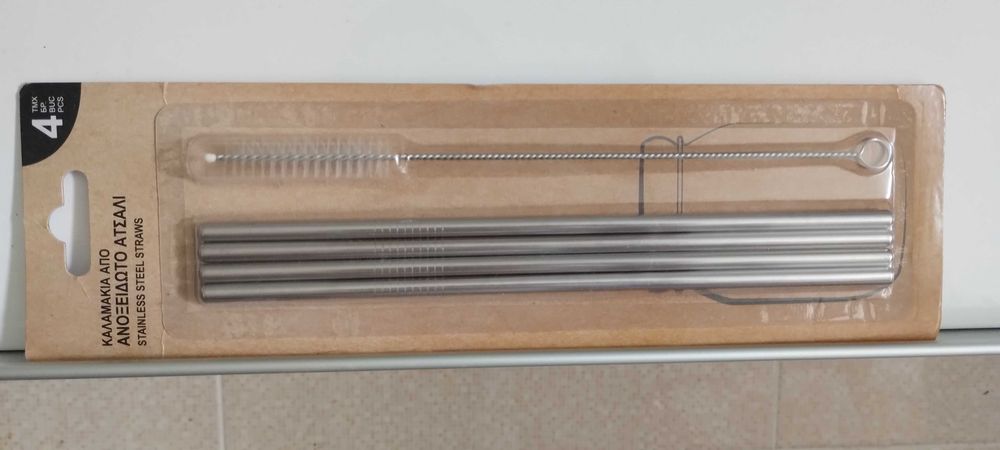 Set 4 paie inox reutilizabile, cu perie de curatare NOU