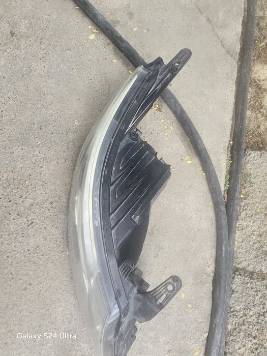 Правая фара Kia Rio