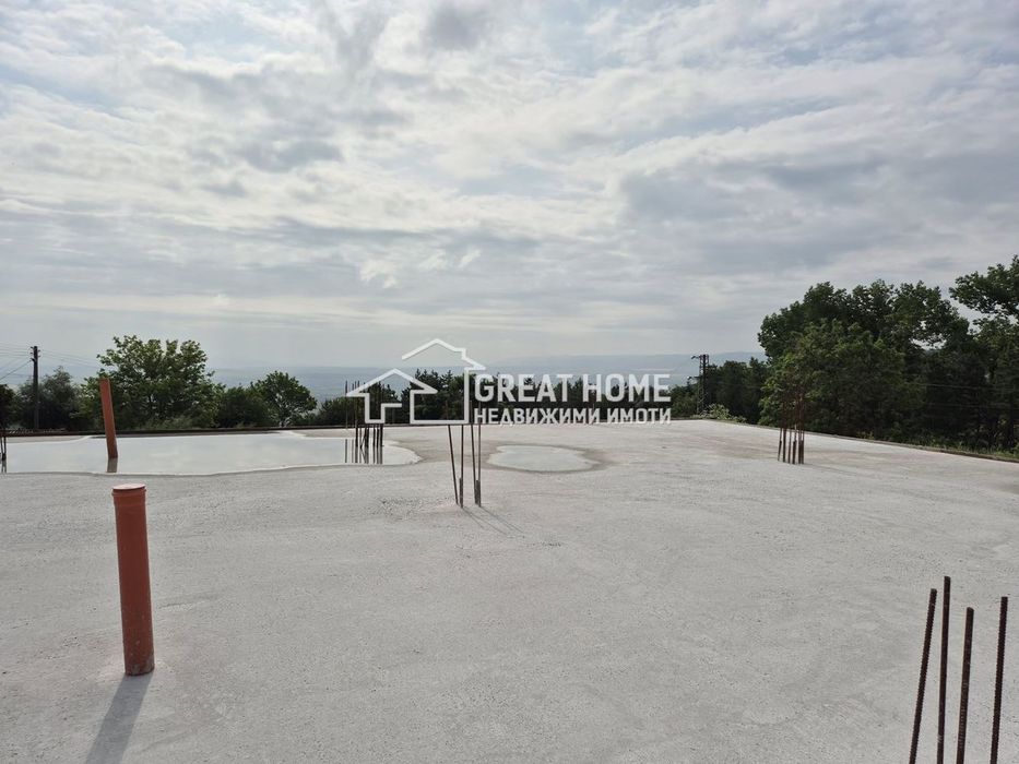 с. Момино!!! Уникална гледка и локация!!! Равен парцел с проект за къ