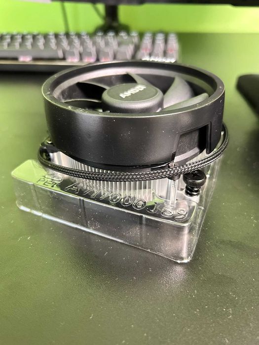 AMD Stock Cooler AM4 Nou cu tot cu cutie si pasta termoconductoare preaplicata