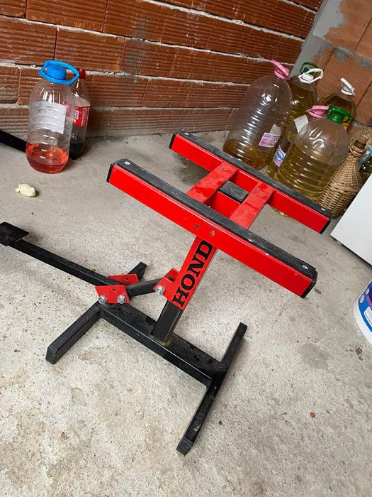 Стойка за кросов мотор