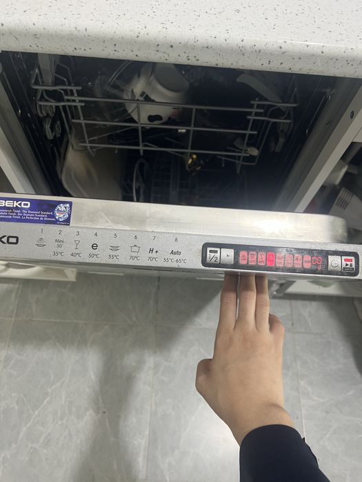 Срочно продаётся посудомоечная машина фирма Beko