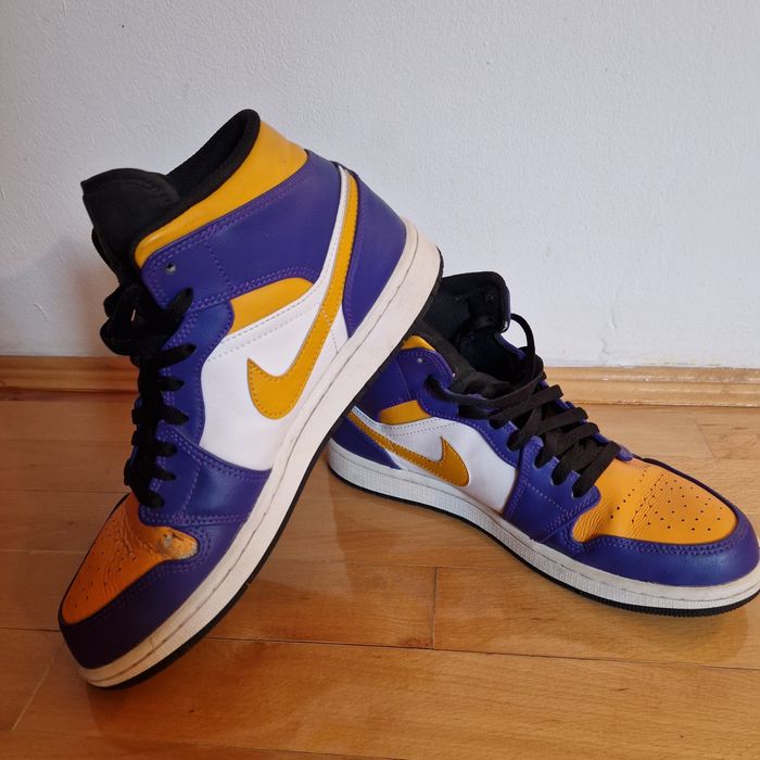 Nike Air Jordan 1 Mid Lakers