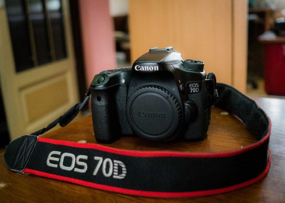aparat foto Canon 70 d in stare buna .